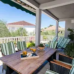 Flora * 特罗吉尔