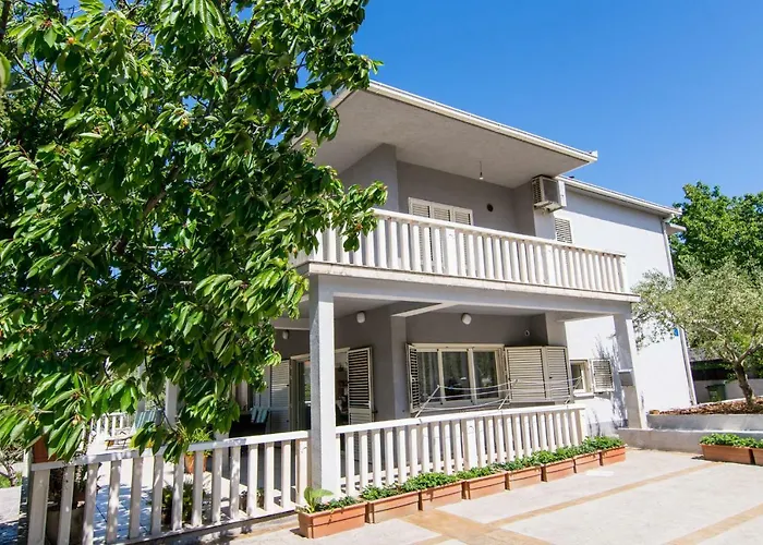 Flora Apartment Trogir